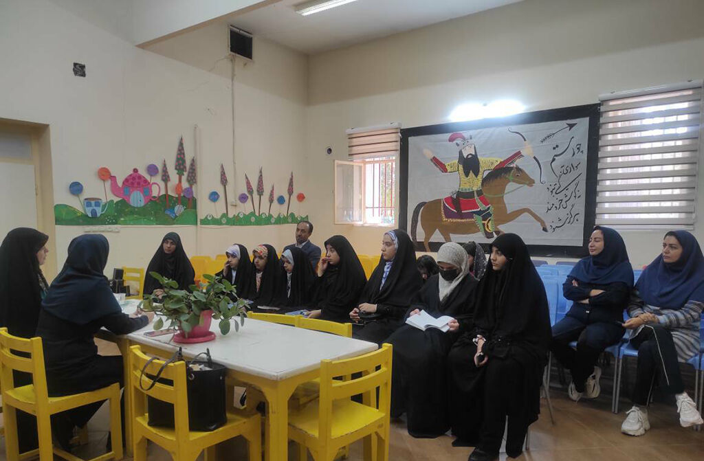 «فقط بابا می تواند من را از خواب بیدار کند» نقد و بررسی شد.