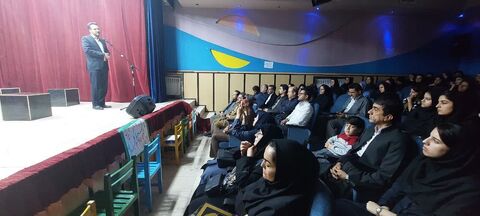 اولین گزارش تصویری فعالیت‌های گرامیداشت هفته‌ی وحدت در مراکز کرمانشاه