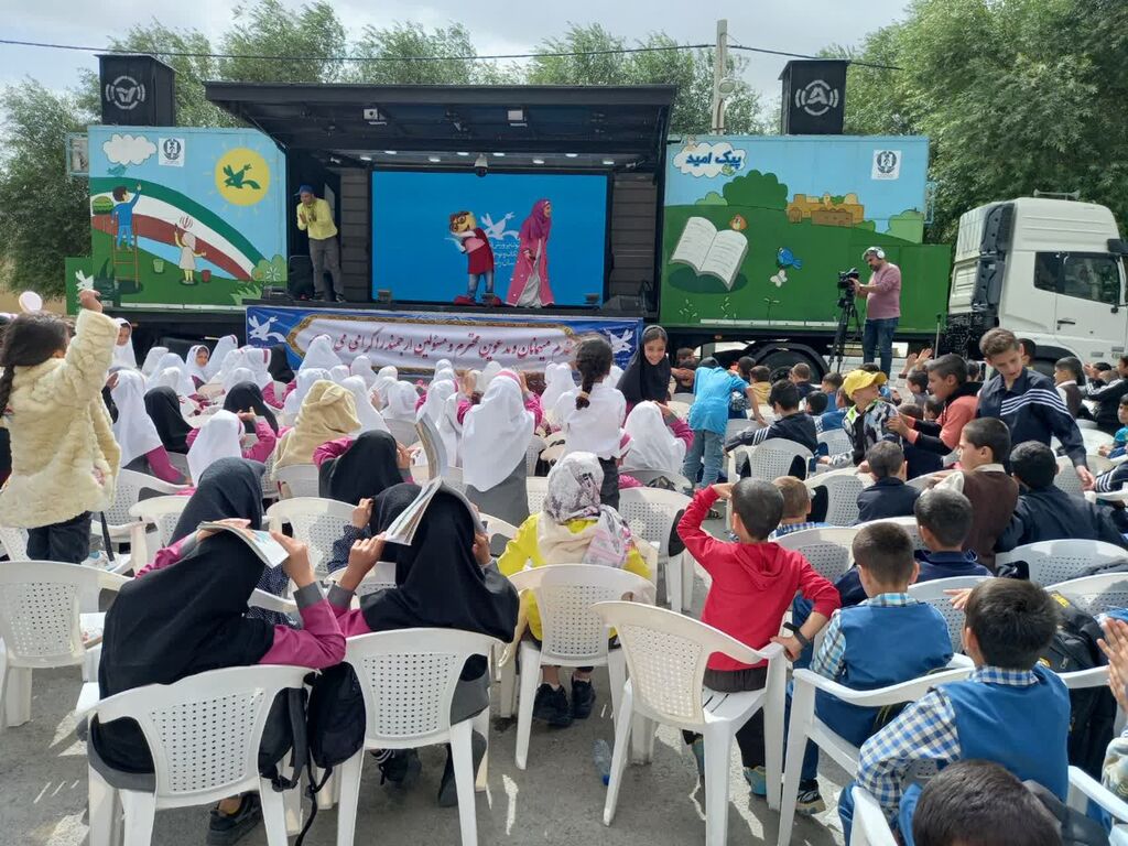 ویژهبرنامههای گرامیداشت هفته وحدت در مراکز کانون برگزار شد