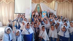 مربیان کانون پرورش فکری بشرویه اولین روز هفته ملی کودک را در دبستان حضرت رقیه(س) جشن گرفتند
