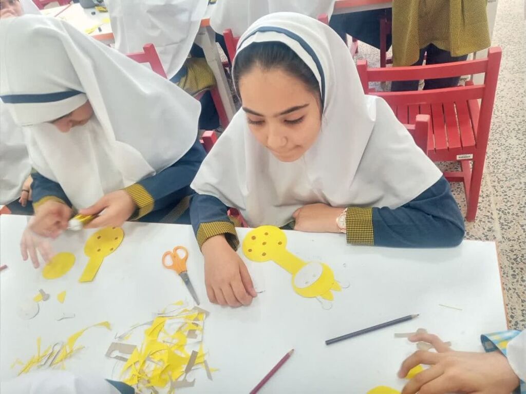 لبخند ارمغان روز اول از هفته ملی کودک 