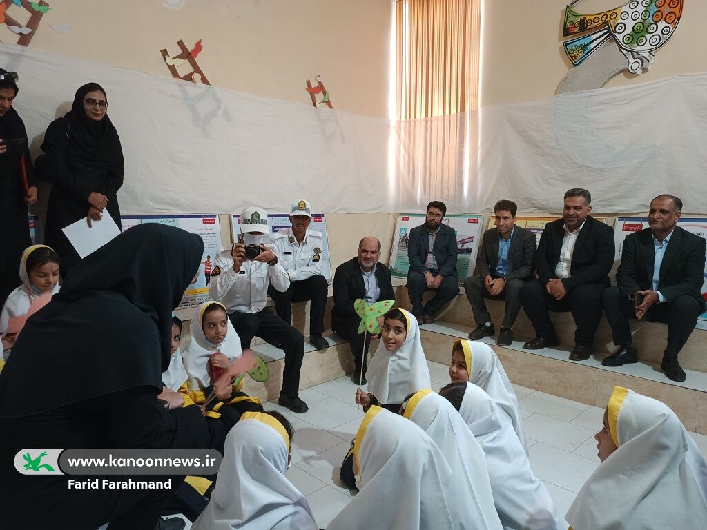 افتتاح نمایشگاه دست سازههای اعضا در مرکز فرهنگیهنری مجتمع زاهدان(سیستان و بلوچستان)