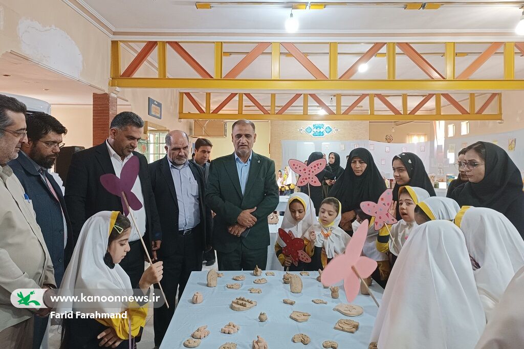 افتتاح نمایشگاه دست سازههای اعضا در مرکز فرهنگیهنری مجتمع زاهدان(سیستان و بلوچستان)