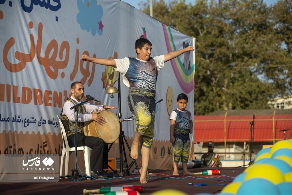 شور و شوق وصفنشدنی کودکان گرگانی در جشن بزرگ روز جهانی کودک/عمو فیتیلهایها، گل کاشتند!