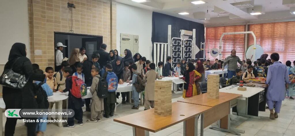 ویژه برنامهی «طرح لبخند بر چهره شهر من» برای کودکان کار در زاهدان برگزار شد