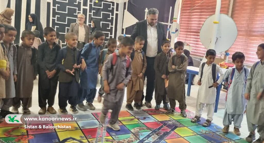 ویژه برنامهی «طرح لبخند بر چهره شهر من» برای کودکان کار در زاهدان برگزار شد