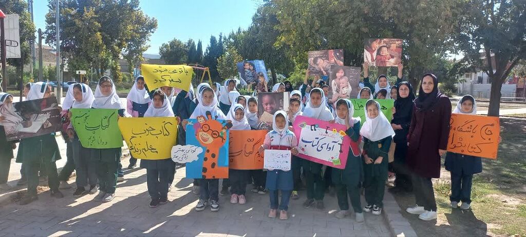 کودکان خوشحال کلاله آرزوهای قشنگشان را نقاشی کردند