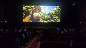 تماشای بیش از ۴۰۰۰ دانش آموز از فیلم بچه زرنگ در هفته ملی کودک