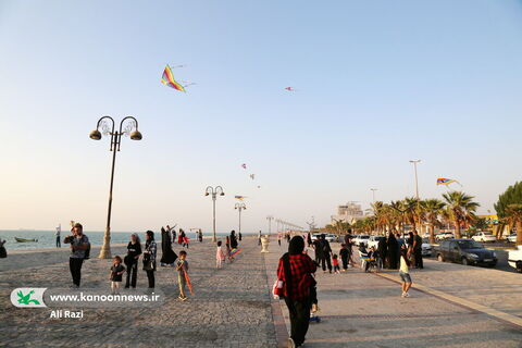جشن پرواز بادبادکها در ساحل نیلگون خلیج فارس