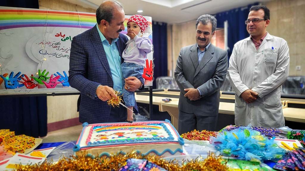 گرامی داشت هفته‌ی ملی و روز جهانی کودک در بیمارستان امام علی(ع) کرج