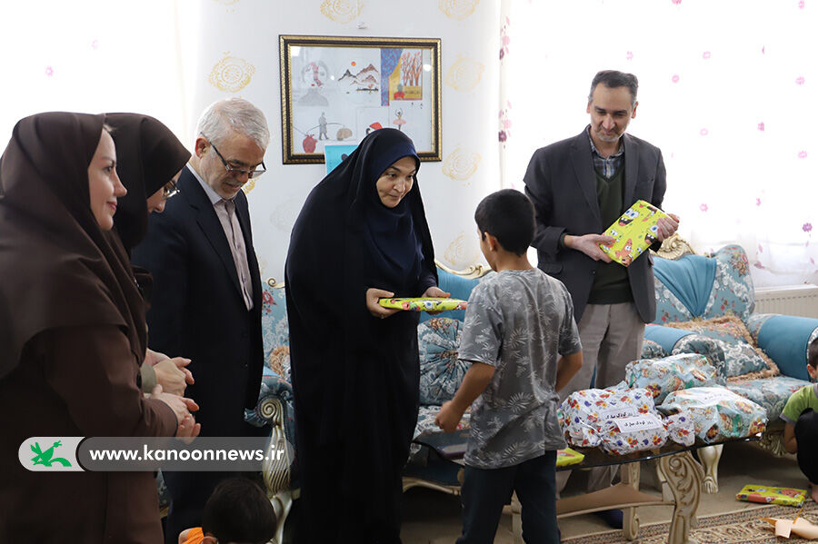 بزم شادی کودکان بیسرپرست در موسسه خیریه شکوفههای اردبیل