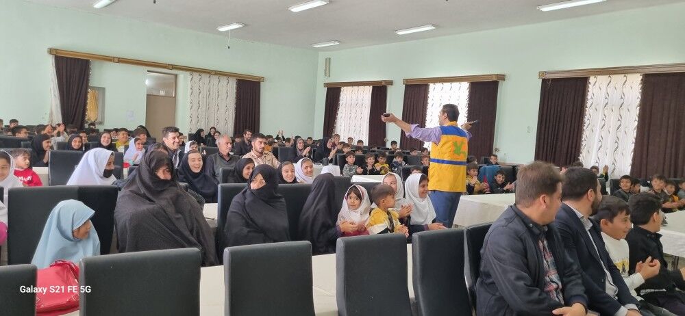 جشن هفته ملی کودک در نظرکهریز شهرستان هشترود