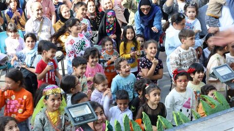 حضور تماشاخانه سیار کانون در مصلای تهران