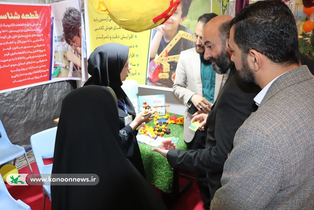 بازدید معاون سیاسی، امنیتی و اجتماعی استانداری گلستان از نمایشگاه هفته ملی کودک 