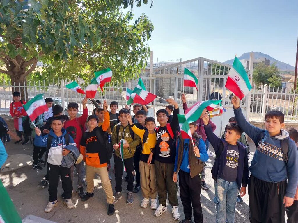 جشن هفته ملی کودک در کامیاران برگزار شد