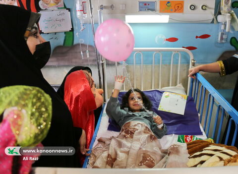 آلبوم تصویری عیادت از کودکان بستری در بیمارستان‌ شهدای خلیج فارس