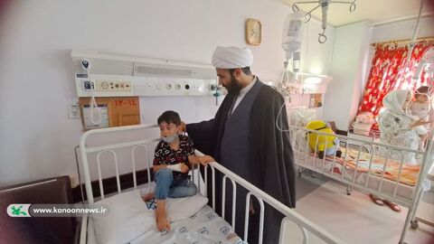 عیادت از کودکان بستری در بیمارستان آیت الله موسوی زنجان