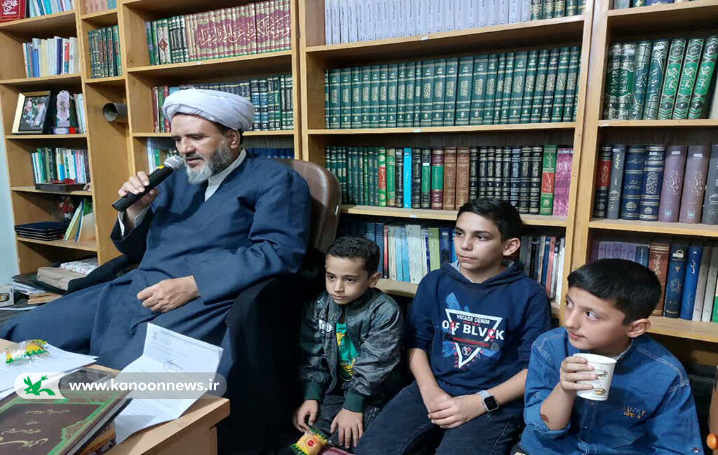 دیدار اعضا و مربیان کانون مهدیشهر با امامجمعه/ کانون پرورش فکری؛ محیطی سالم و امن برای رشد و پرورش کودکان است