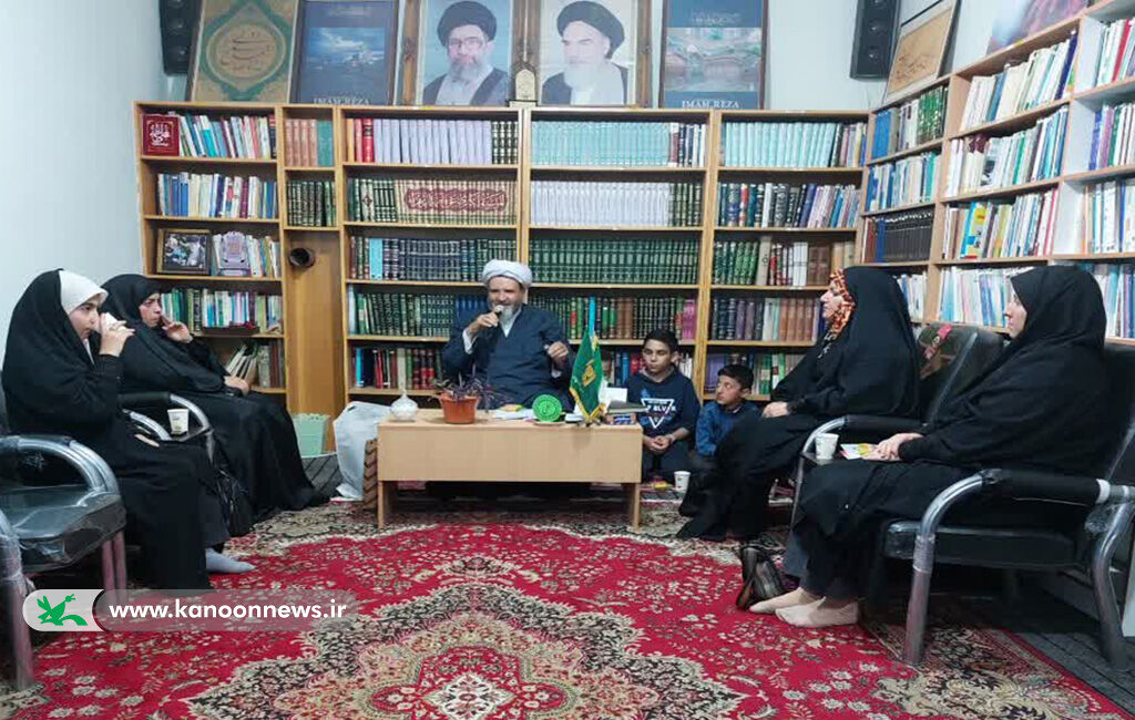 دیدار اعضا و مربیان کانون مهدیشهر با امامجمعه/ کانون پرورش فکری؛ محیطی سالم و امن برای رشد و پرورش کودکان است