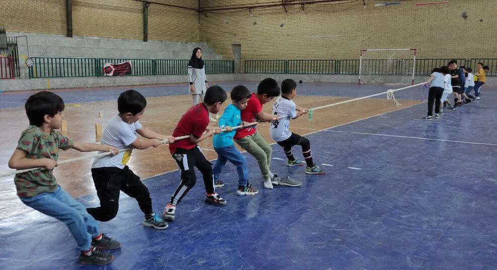 انفجار بمب «شادمانه های پسرانه»