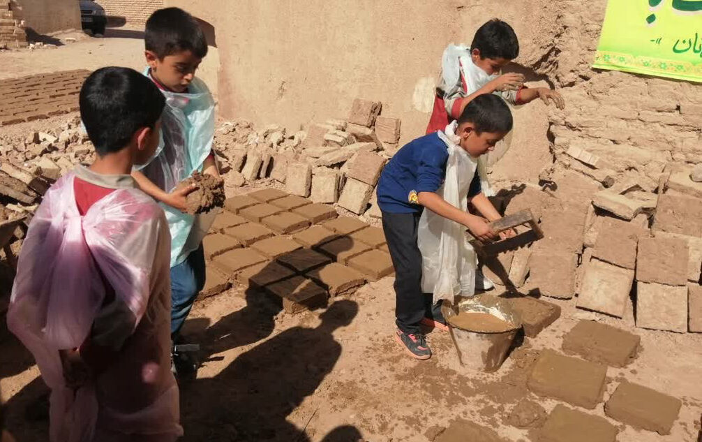 خشت زنی بازدید از موزه تاریخ بهاباد