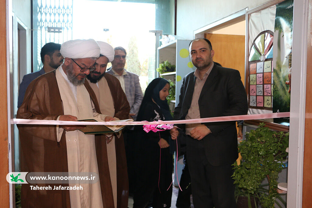 گشایش نمایشگاه و تجلیل از برگزیدگان فراخوان محرم و شهدا در کانون دامغان
