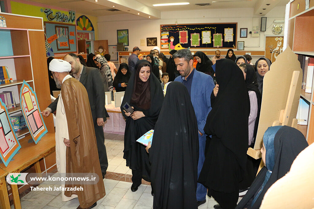 گشایش نمایشگاه و تجلیل از برگزیدگان فراخوان محرم و شهدا در کانون دامغان