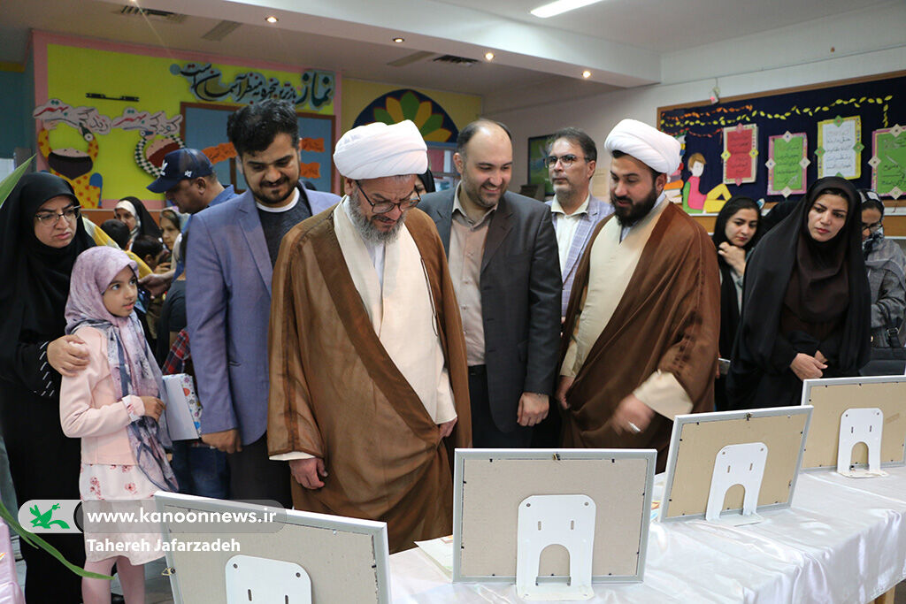 گشایش نمایشگاه و تجلیل از برگزیدگان فراخوان محرم و شهدا در کانون دامغان