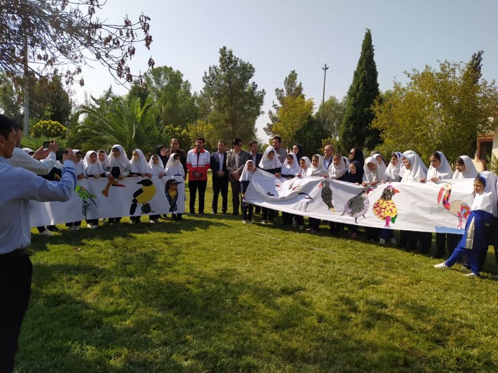 کودکان مراوه تپه عروسک های زیبایی در هفته ملی کودک خلق کردند