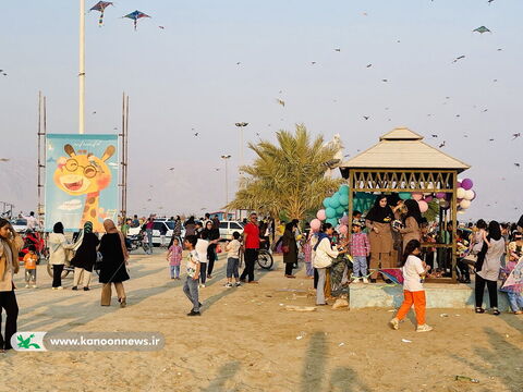 جشن پرواز بادبادکها در مراکز فرهنگی هنری نخل تقی، گناوه، دالکی و کنگان