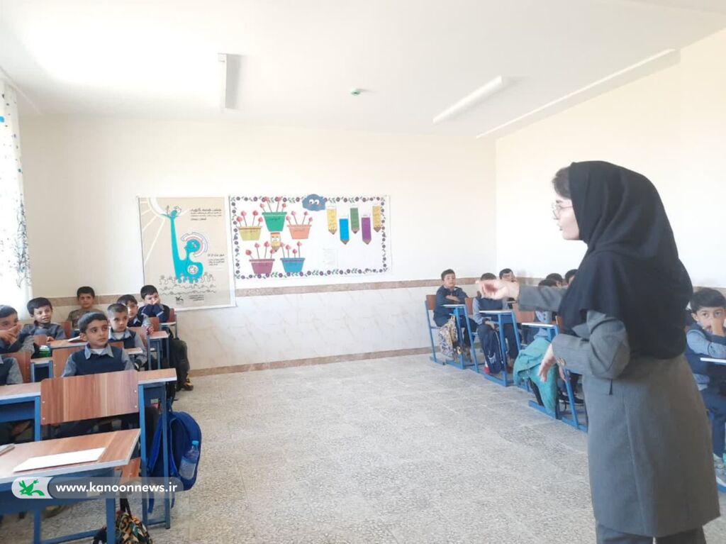 ویژه برنامههای هفته ملی کودک در مرکز گرماب کانون زنجان