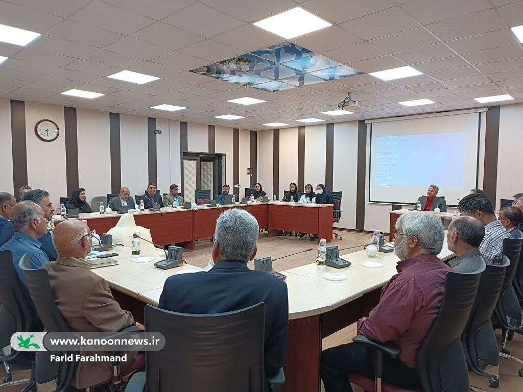 برگزاری آیین رونمایی از دفتر شعر«سرزمین کودکیها» در کانون سیستان و بلوچستان