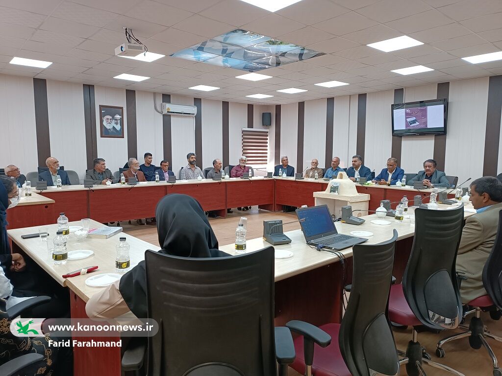 برگزاری آیین رونمایی از دفتر شعر«سرزمین کودکیها» در کانون سیستان و بلوچستان