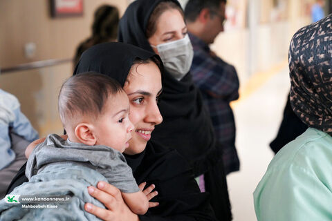 عیادت از کودکان بیمار بستری در بیمارستان شهید رجایی