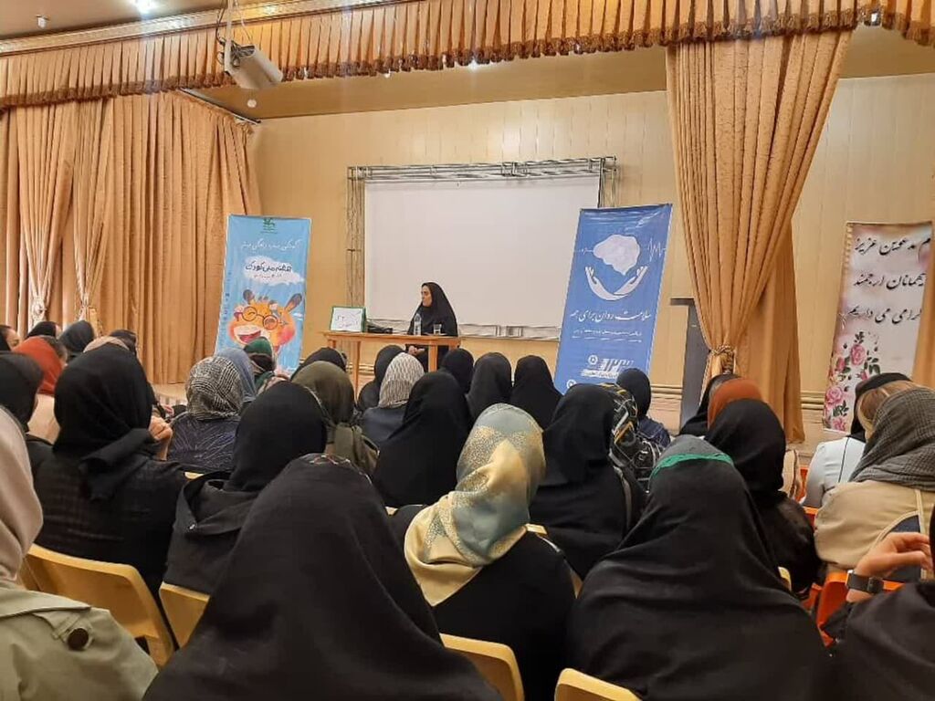 برگزاری ۱۸ نشست تخصصی با حضور خانوادهها در مراکز کانون آذربایجان شرقی