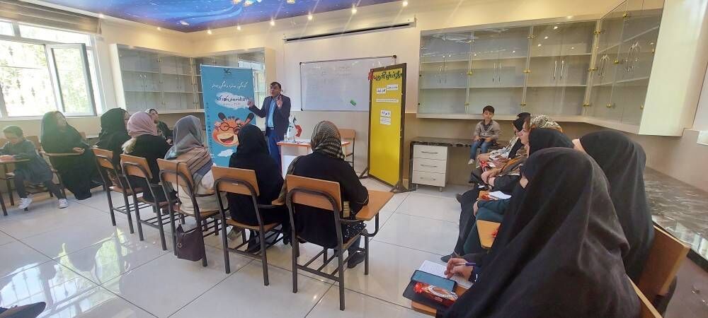 برگزاری ۱۸ نشست تخصصی با حضور خانوادهها در مراکز کانون آذربایجان شرقی