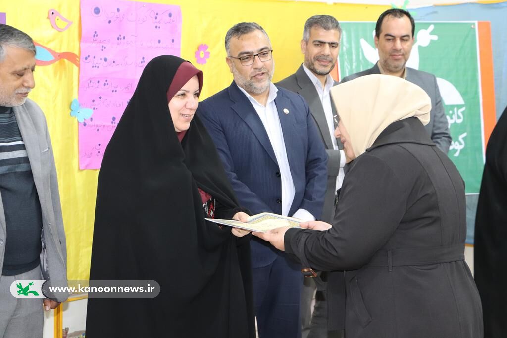 رونمایی ازکتاب"کبوتر زائر و باران، نامهی ابر" کانون پرورش فکری گلستان