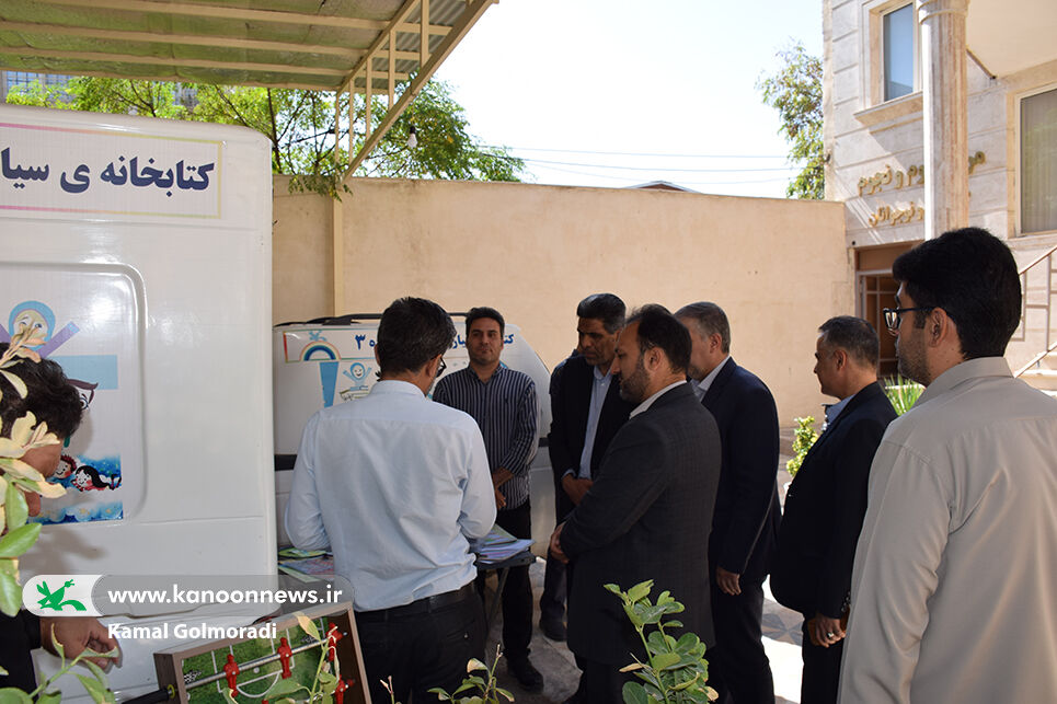 هنر و خلاقیت مانند آبشار در استان لرستان جاری است/ لرستان مهد استعدادهای بزرگ است