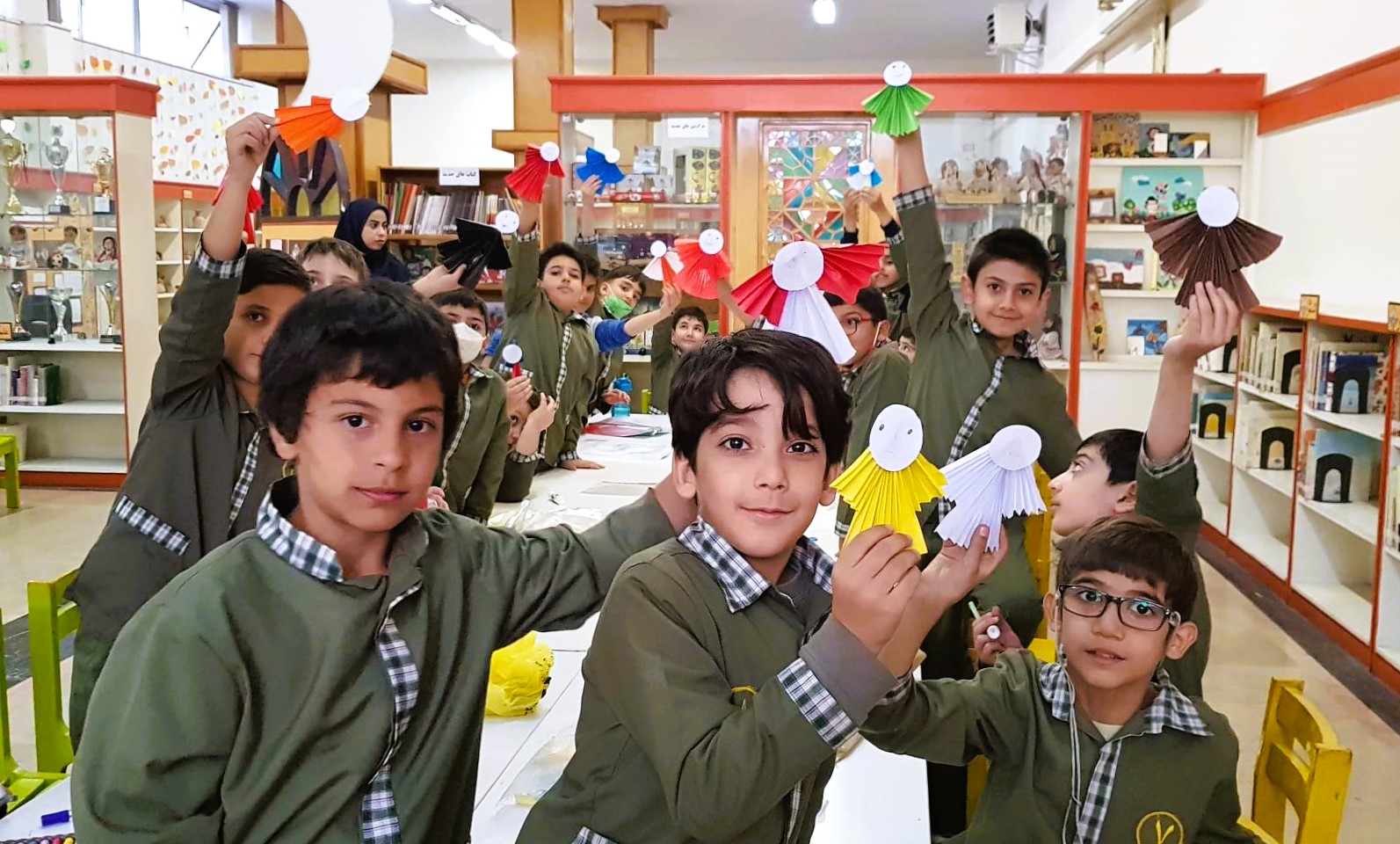 ۱۰۰۰ دانش آموز میهمان مرکز شماره ۳۰ شدند.