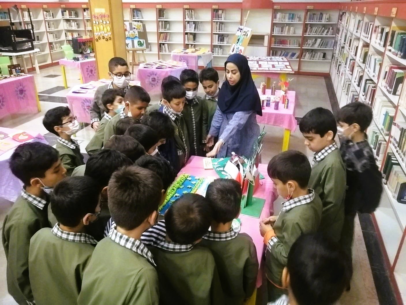 ۱۰۰۰ دانش آموز میهمان مرکز شماره ۳۰ شدند.