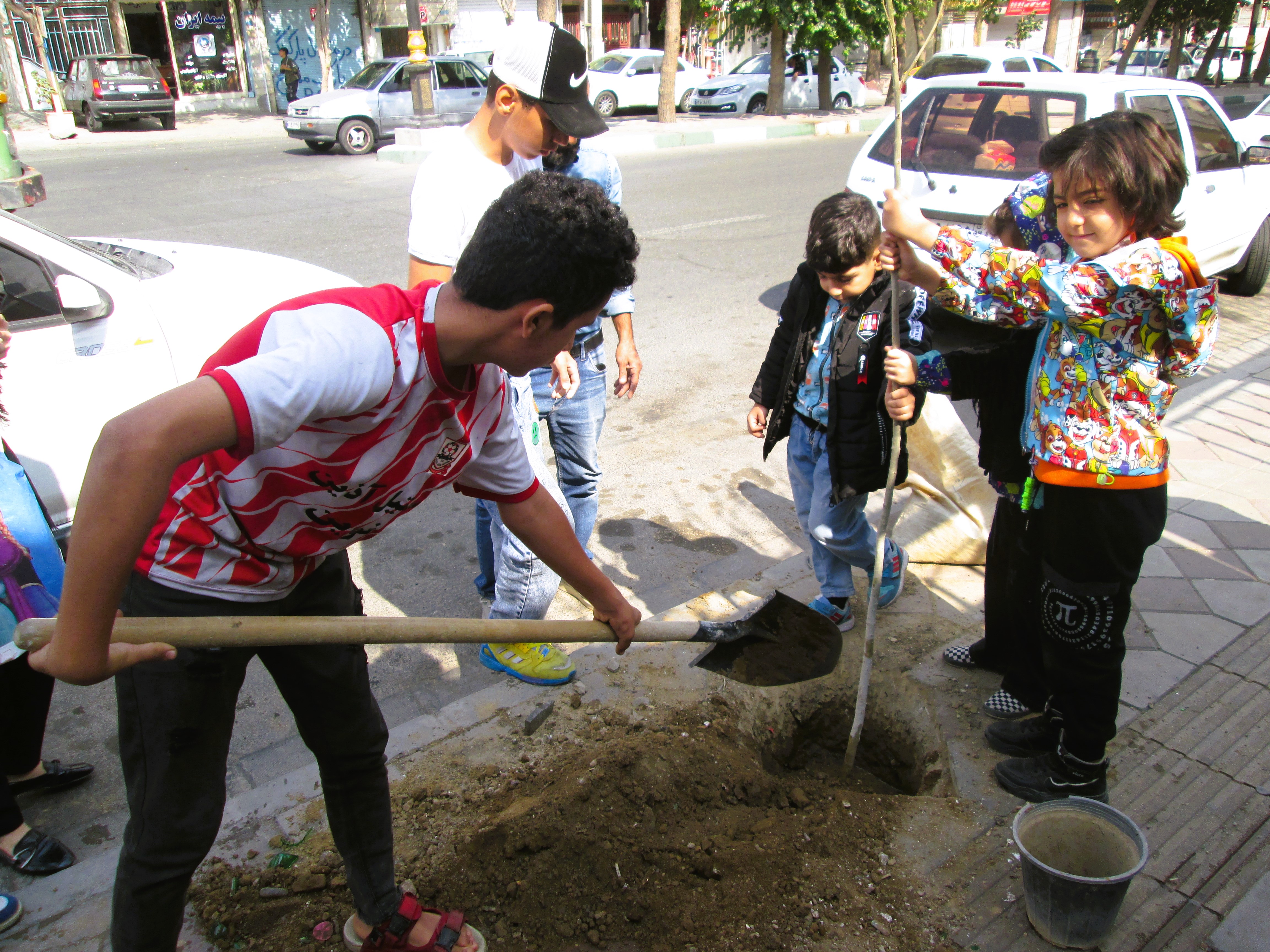 اعضای مرکز شهرقدس با طبیعت دوست شدند