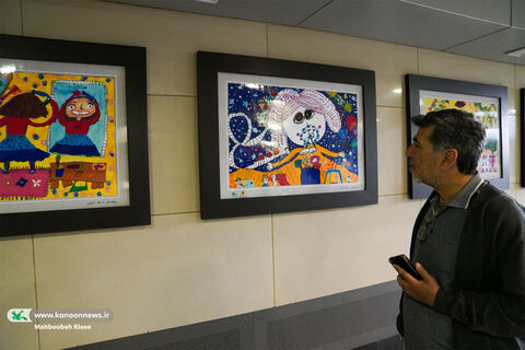 آیین گشایش نمایشگاه نقاشی کودکان در مترو ولیعصر تهران