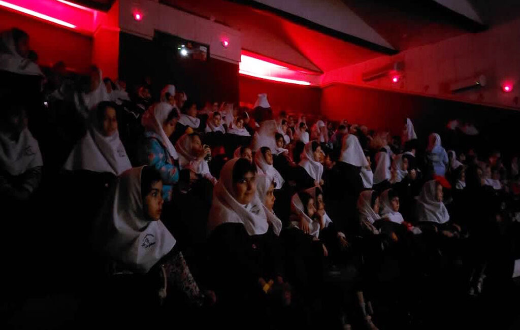 بچهزرنگ به شهر بارانهای نقرهای رسید/اکران پرفروشترین پویانمایی سینمایی ایران در رشت