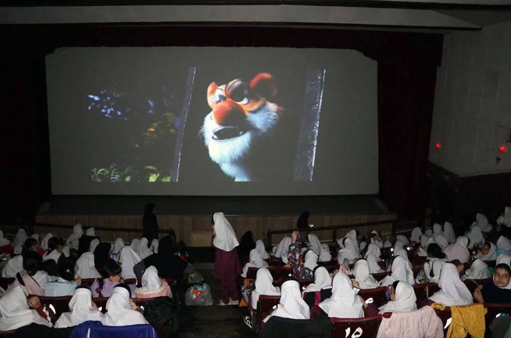 بچهزرنگ به شهر بارانهای نقرهای رسید/اکران پرفروشترین پویانمایی سینمایی ایران در رشت