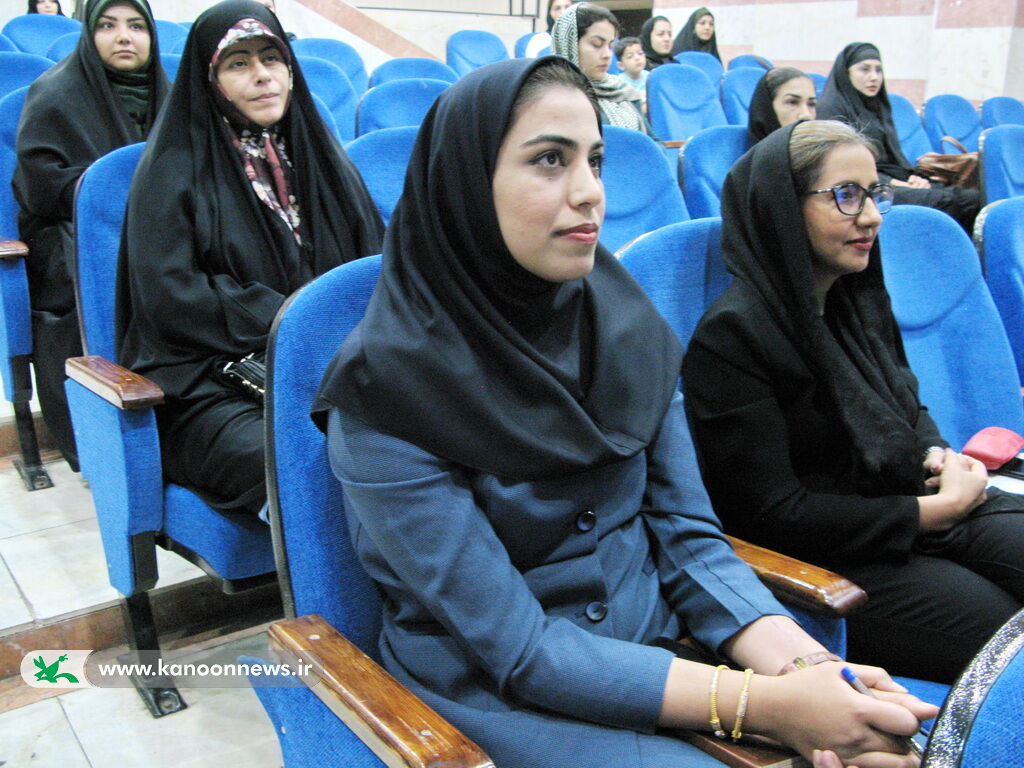نشست آموزشی "شاه کلید ارتباط موثر با کودک" در کانون استان بوشهر برگزار شد
