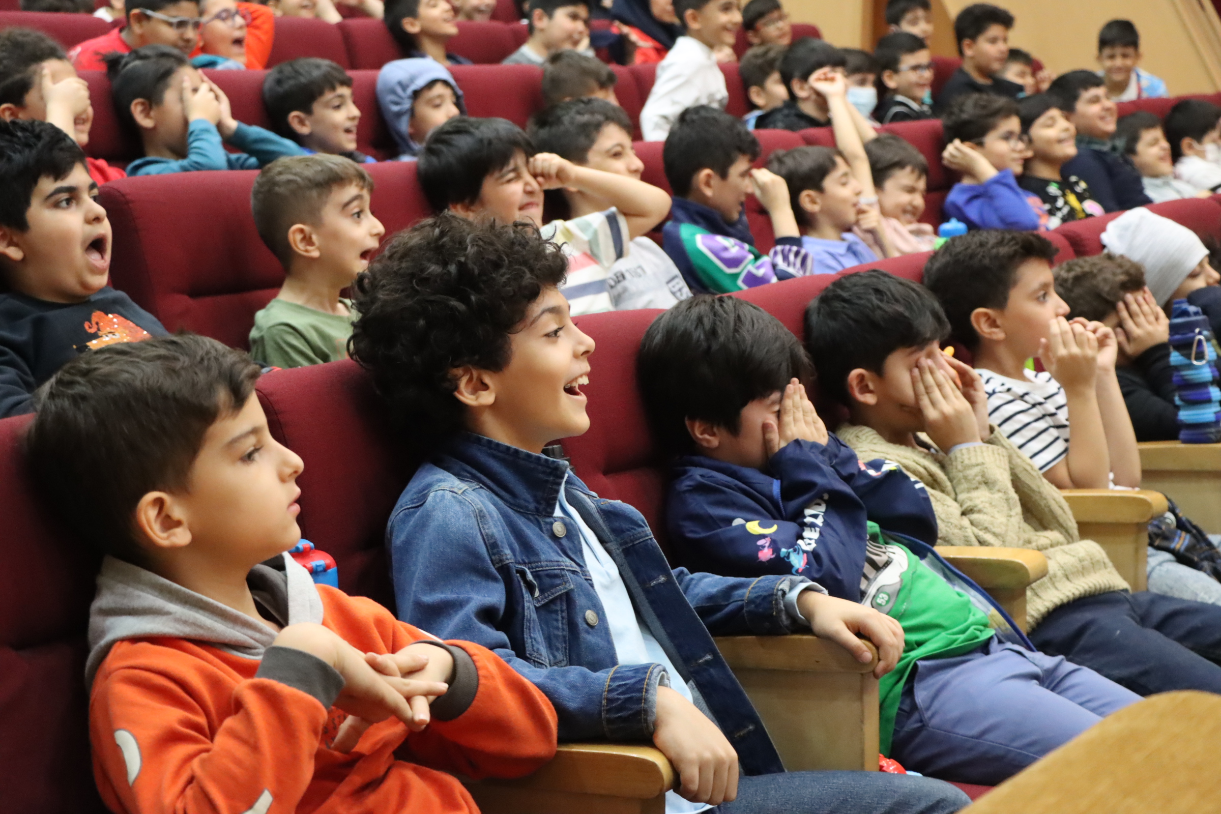 مربیان قصهگو در هفته ملی با قصه لبخند ساختند