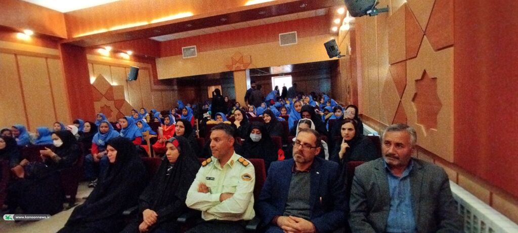 برگزاری جشن قصه‌گویی در شهر صائین قلعه به همت کتابخانه سیار شماره ۲