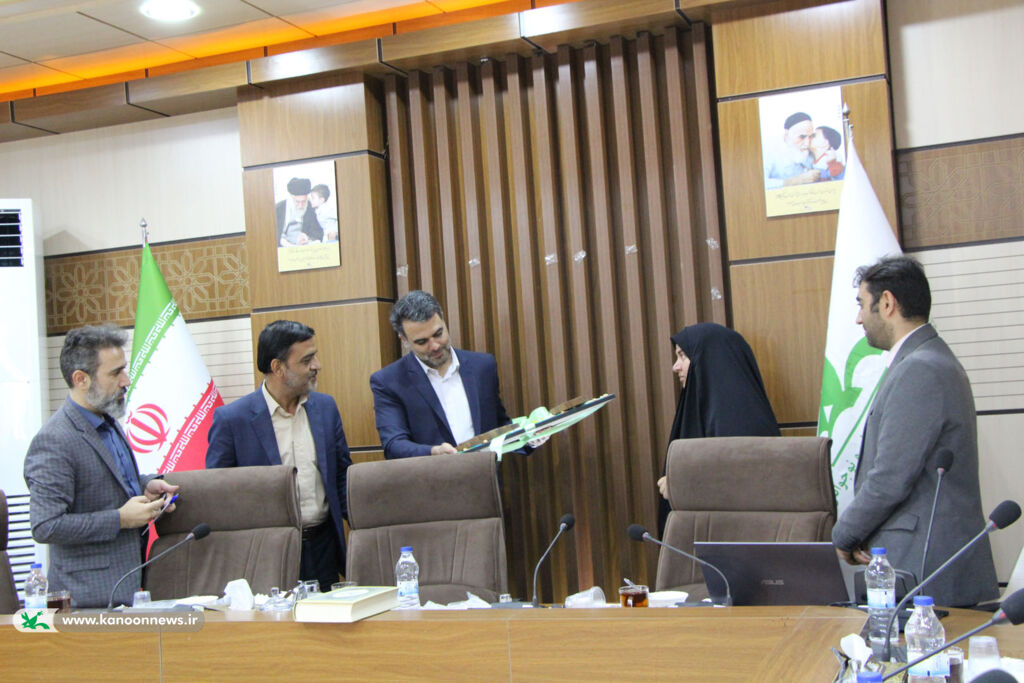 معاون وزارت دادگستری و دبیر مجمع ملی حقوق کودک از مجتمع پردیسان کانون پرورش فکری قم بازدید کرد