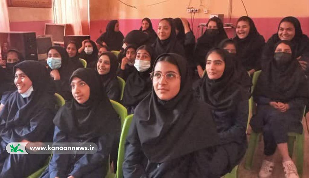 فضای مدارس جیرفت کهکشانی شد