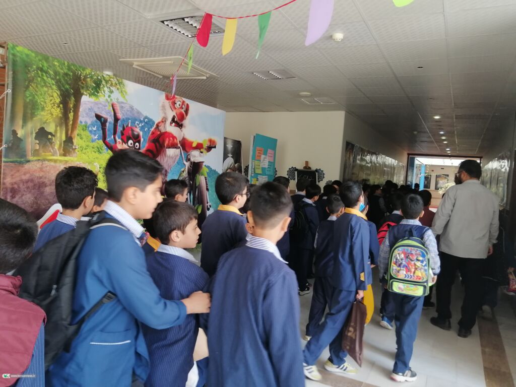 ۵۰۰ نفر از دانش آموزان مدرسه شهید سلمیانی طی سه روز پس از تماشای بچه زرنگ از مجتمع پردیسان کانون بازدید کردند